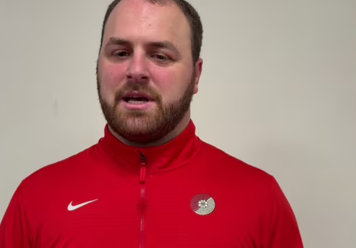 ac米兰-混音主教练：杨瀚森篮板比以前更好了 英语也比夏联时进步了很多